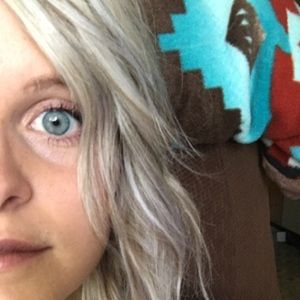 Meet your Posher, Abby